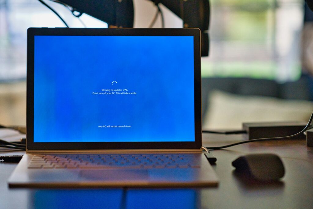 Microsoft Windows 10 EOS blue screen working on updates to operating system